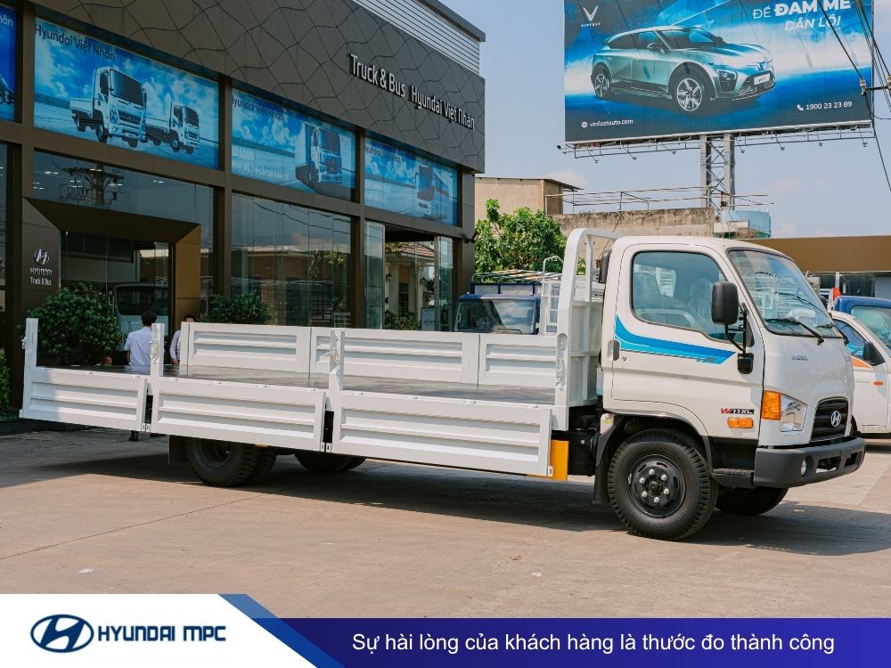 Xe tải Hyundai Mighty W11XL thùng lửng 7T thùng dài 6.3m